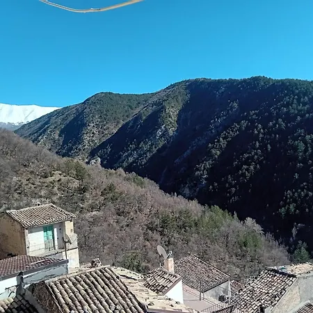 別荘 Charming Mountain Retreat In Pacentro, Italy